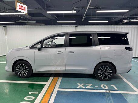 2026 Wuling Starlight 730, серебристый, 2433033 рублей, вид 3