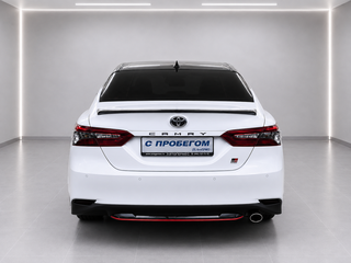 2022 Toyota Camry VIII (XV70) Рестайлинг, белый, 3120000 рублей, вид 3