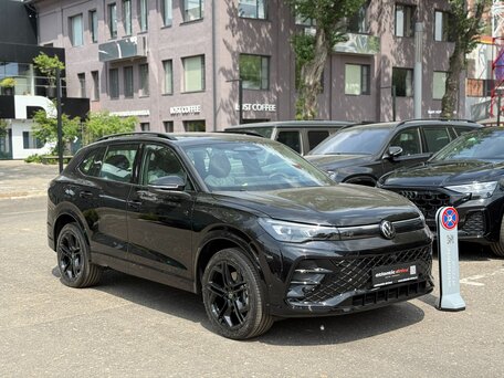 2026 Volkswagen Tiguan L Pro III (China Market), чёрный, 4190000 рублей, вид 3