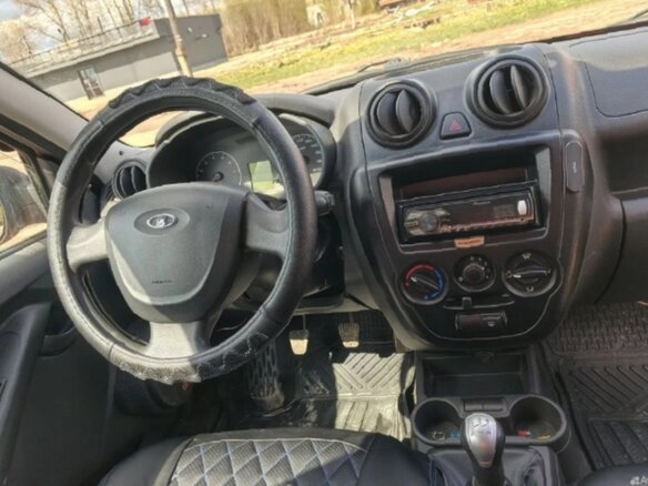 2014 Lada (ВАЗ) Granta I, оранжевый, 400000 рублей - вид 3