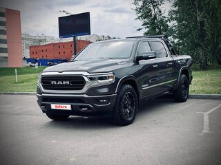 2019 Ram 1500 Quad Cab V, серый, 6750000 рублей, вид 1