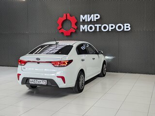 2018 Kia Rio IV, белый, 1255000 рублей, вид 4