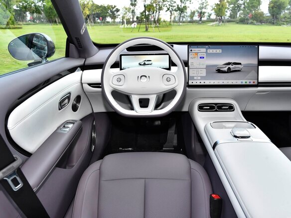2026 Changan Qiyuan A06 28.39 kWh, серебристый, 2590000 рублей - вид 14