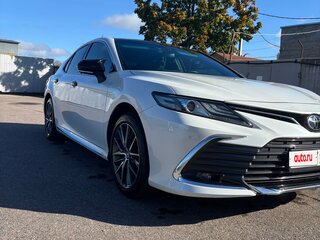 2023 Toyota Camry VIII (XV70) Рестайлинг, белый, 3800000 рублей, вид 1