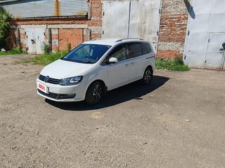 2012 Volkswagen Sharan II, белый, 900000 рублей, вид 1