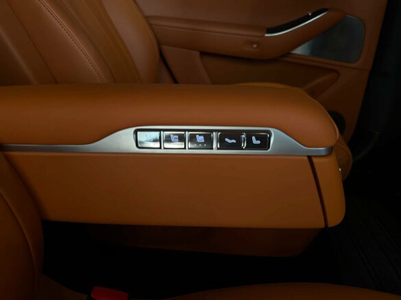 2026 Aito M7 53.4 kWh II, чёрный, 8900000 рублей - вид 12