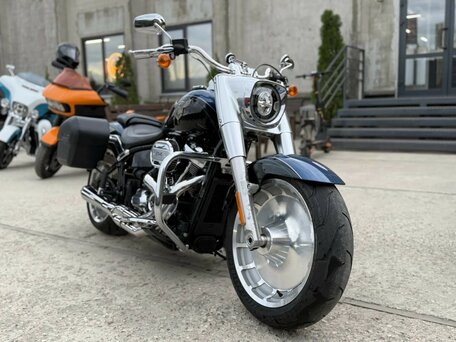 2018 Harley-Davidson Fat Boy, синий, 2200000 рублей, вид 3