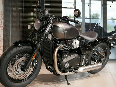 2024 Triumph Bonneville Bobber, серый, 1840000 рублей, вид 4