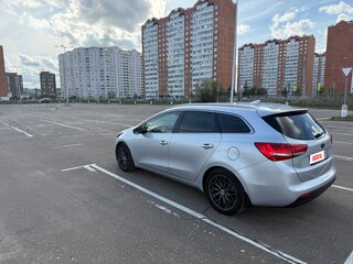 2018 Kia Ceed II Рестайлинг, серебристый, 1400000 рублей, вид 3