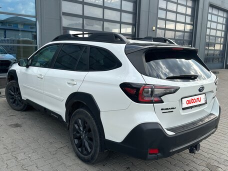 2022 Subaru Outback VI Рестайлинг, белый, 3550000 рублей, вид 3