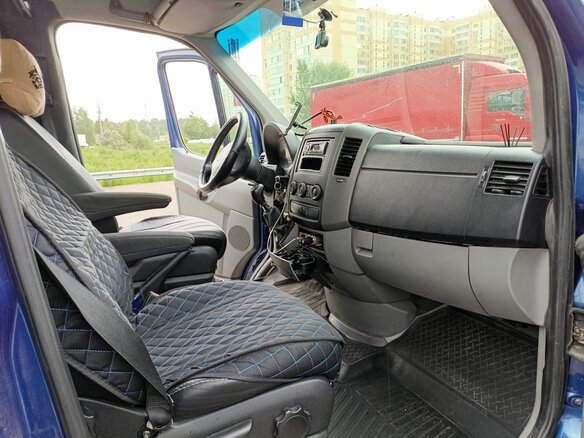 2010 Volkswagen Crafter, синий, 1900000 рублей - вид 11
