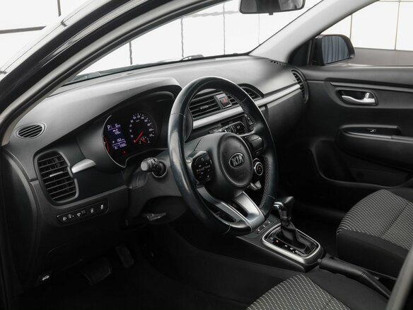 2018 Kia Rio IV, чёрный, 1559000 рублей - вид 8