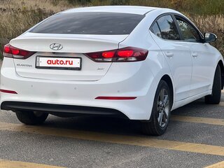 2016 Hyundai Elantra VI (AD), белый, 1000000 рублей, вид 5