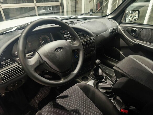 2026 Lada (ВАЗ) Niva Travel I Рестайлинг, белый, 1603000 рублей - вид 4