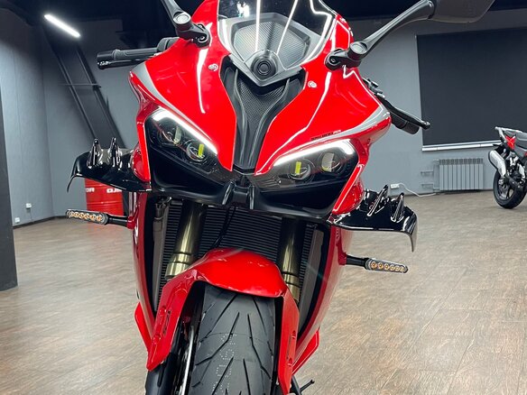 2026 QJMotor SRK 800 RR, красный, 859000 рублей - вид 2