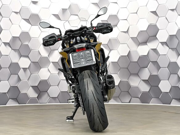 2020 BMW F 900 XR, золотистый, 999000 рублей - вид 5