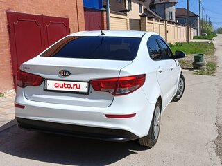 2015 Kia Rio III Рестайлинг, белый, 840000 рублей, вид 4