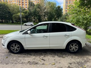 2010 Ford Focus II Рестайлинг, белый, 525000 рублей, вид 3