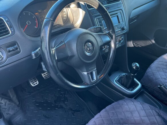2015 Volkswagen Polo V, чёрный, 750000 рублей - вид 8