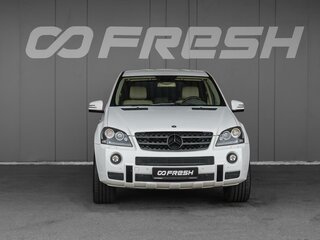 2005 Mercedes-Benz M-Класс 500 II (W164), белый, 2070000 рублей, вид 2
