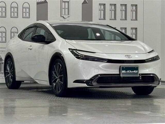 Открыть фотографии: Toyota Prius V (XW60)