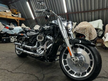 2017 Harley-Davidson Fat Boy, чёрный, 1860000 рублей, вид 1
