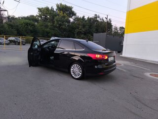 2017 Ford Focus III Рестайлинг, чёрный, 985000 рублей, вид 3