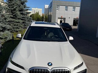 2022 BMW X7 40d I (G07) Рестайлинг, белый, 8950000 рублей, вид 2