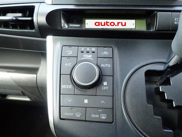 2011 Toyota Wish II, серебристый - вид 39