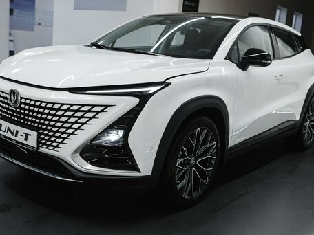 2024 Changan UNI-T I, белый, 3309900 рублей, вид 5