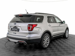 2018 Ford Explorer V Рестайлинг, серебристый, 3655000 рублей, вид 5