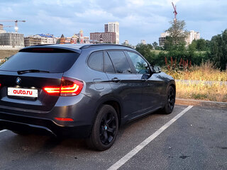 2013 BMW X1 18i I (E84) Рестайлинг, серый, 1099999 рублей, вид 3