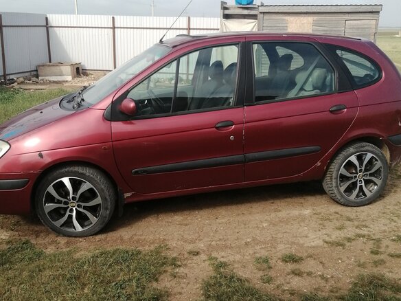 2001 Renault Scenic I Рестайлинг, красный, 290000 рублей - вид 3