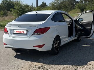 2015 Hyundai Solaris I Рестайлинг, белый, 800000 рублей, вид 2