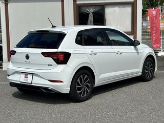 2022 Volkswagen Polo VI Рестайлинг (EU Market), белый, 1415004 рублей, вид 3