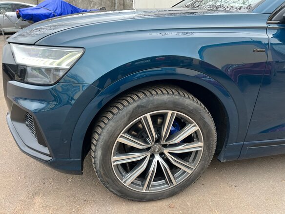 2019 Audi Q8 55 TFSI I (4M), синий, 5200000 рублей - вид 7