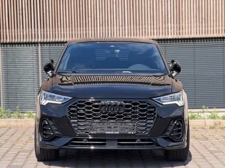 2023 Audi Q3 35 TDI II (F3), чёрный, 3690000 рублей, вид 2