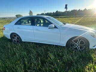 2014 Mercedes-Benz E-Класс 200 IV (W212, S212, C207) Рестайлинг, белый, 1800000 рублей, вид 3