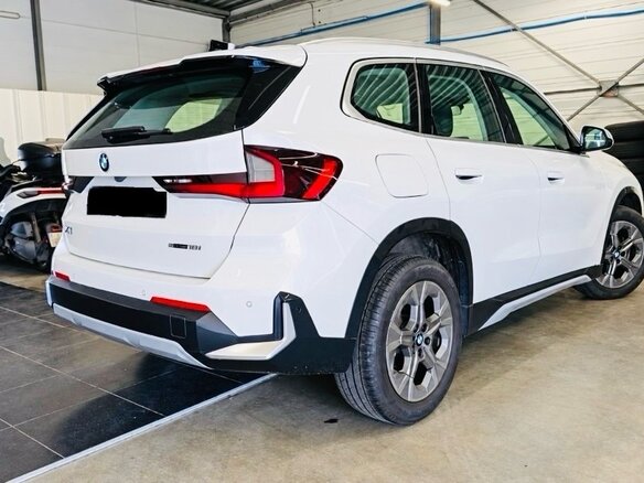2023 BMW X1 Long 20Li sDrive III (U11/U12), белый, 2800000 рублей - вид 1
