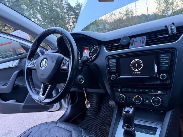 2017 Skoda Octavia III (A7), серебристый - вид 9