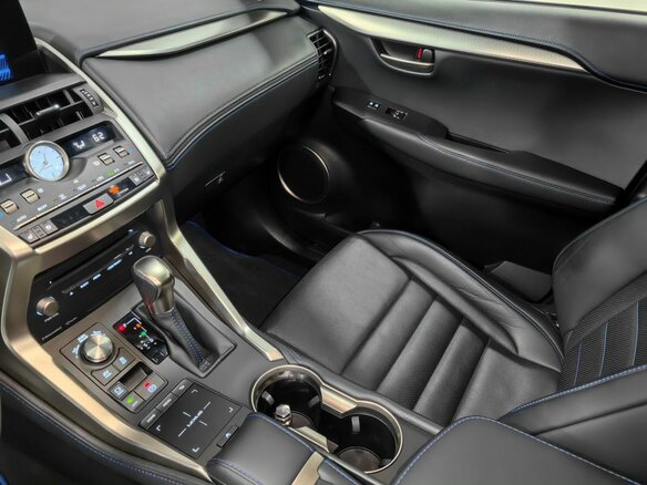 2020 Lexus NX 300h I Рестайлинг, чёрный, 4250000 рублей - вид 13