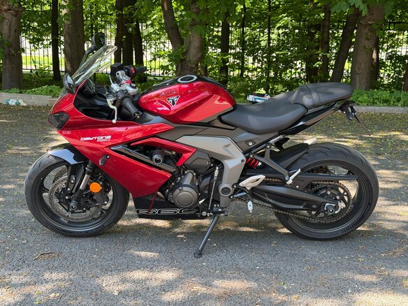 2024 Triumph Daytona 660, красный, 1100000 рублей - вид 5