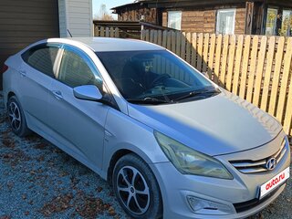 2016 Hyundai Solaris I Рестайлинг, серебристый, 800000 рублей, вид 3