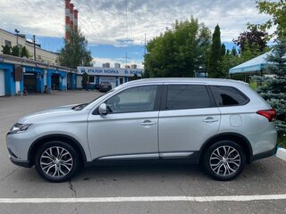 2015 Mitsubishi Outlander III Рестайлинг 2, серебристый, 2350000 рублей, вид 5