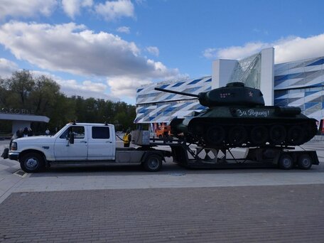 1997 Ford F-250, белый, 1500000 рублей, вид 1