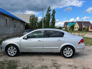 2011 Opel Astra H Рестайлинг, серебристый, 630000 рублей, вид 4