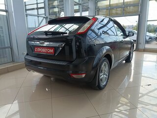 2009 Ford Focus II Рестайлинг, чёрный, 330000 рублей, вид 4