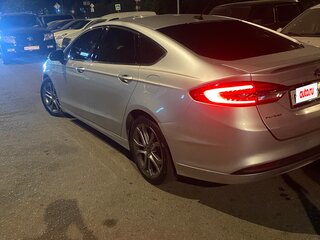 2017 Ford Fusion (North America) II Рестайлинг, серебристый, 1200000 рублей, вид 4