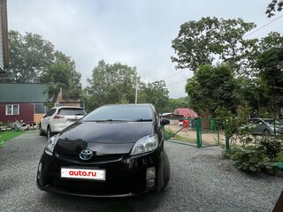 2011 Toyota Prius III (XW30), чёрный, 800000 рублей, вид 3