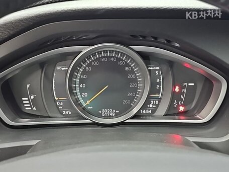 2019 Volvo V40 Cross Country I Рестайлинг, серый, 1948505 рублей, вид 5